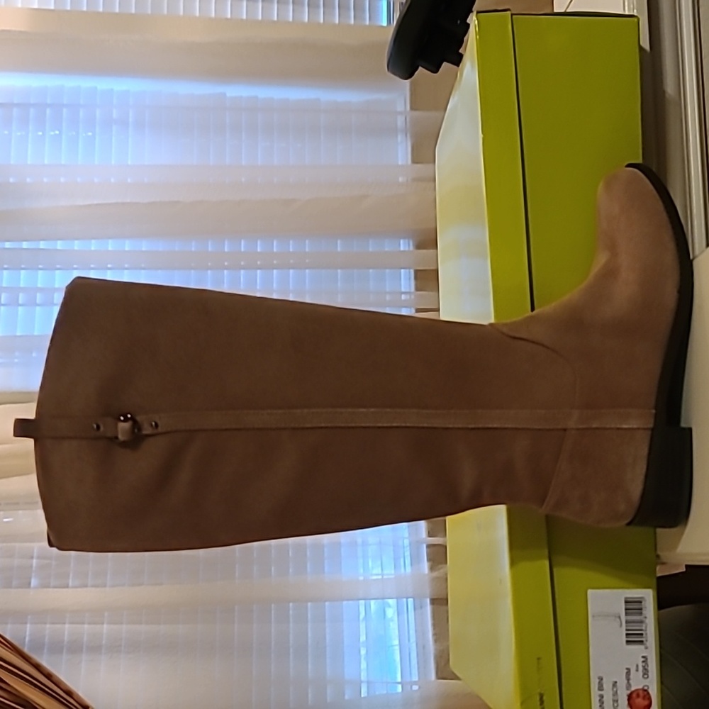 Boots - Picture 8 of 15
